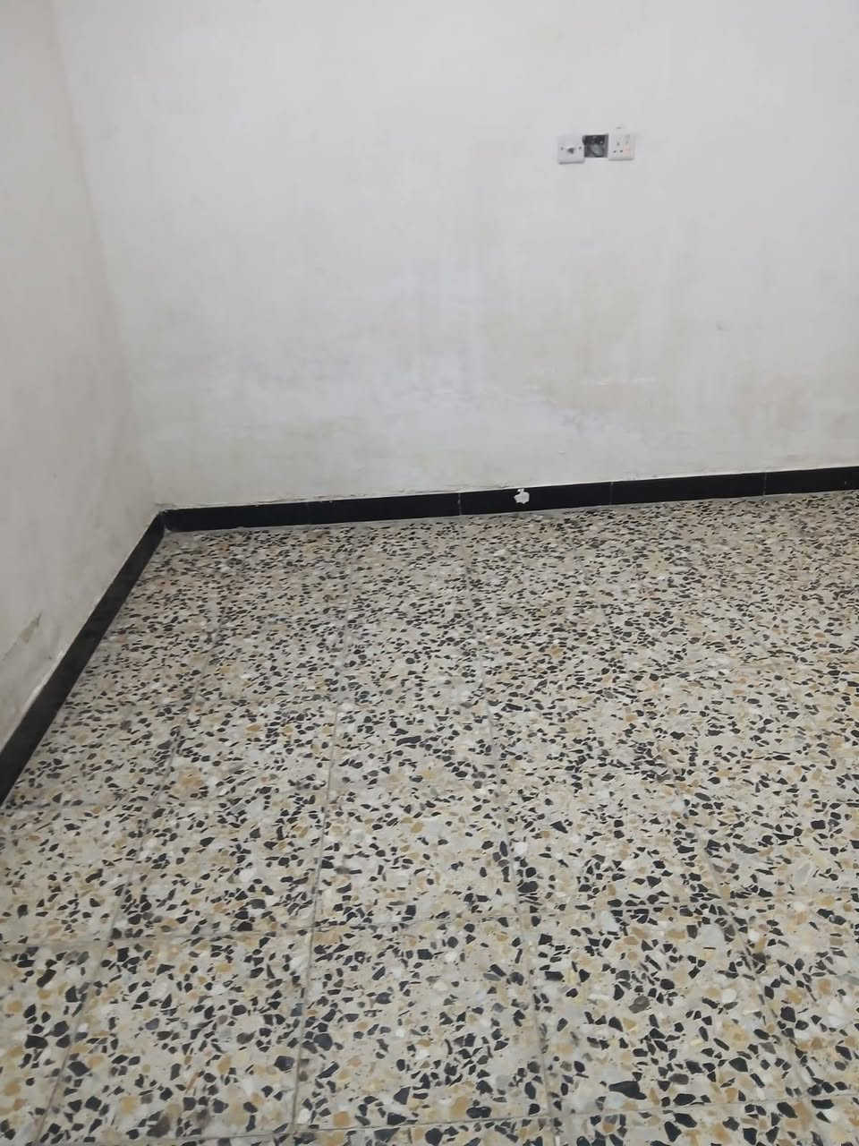 سلام عليكم   بيت طابو 25 مساحة 200 متر السعر  ٧٥ وبي مجال طابوك بناء+ رفت ارضيه كاشي وسكف صب بي غرفة وصاله واستقبال وخدمات خارجيه وداخليه المساحة 200متر البناء 100 متر وقطعة 100م
سلام عليكم   بيت طابو 25 مساحة 200 متر السعر  ٧٥ وبي مجال طابوك بناء+ رفت ارضيه كاشي وسكف صب بي غرفة وصاله واستقبال وخدمات خارجيه وداخليه المساحة 200متر البناء 100 متر وقطعة 100م
العنوان السايد الواحد خلف البانزين خانة
للاستفسار مع صاحب الدار الاتصال ***********
@إشارة
