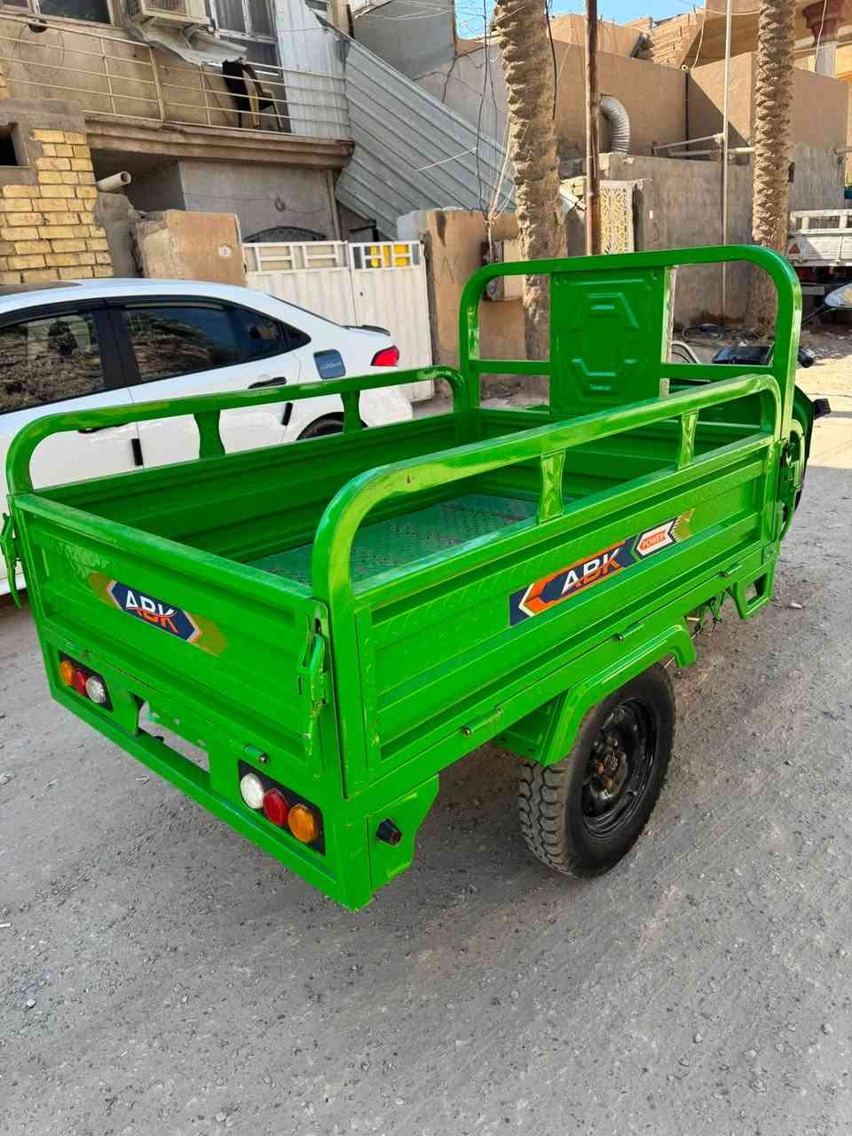 ستوته شحن مستخدمه شهرين جديده الحجم الجبير 
كير خفيف ثقيل ( لو گير ) مع نضام البگ R بطاريات اكبر حجم 45A 
تمشي بالشحنه الوحده 100 كيلو انسه الشحن 
كامله مابيهة اي نقص واي زنجار مابيهة وما مبدل بيهة ايشي ولا برغي مفتوح 
سعرهة 1150 الف مكاني 
📍بغداد ابو غريب الزيتون 
*********** واتساب ***********
