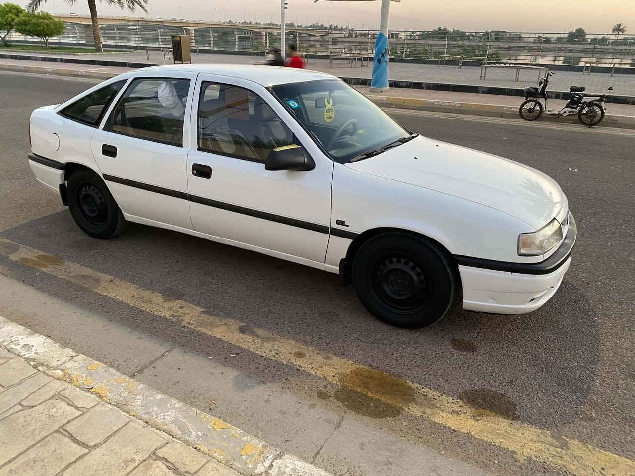سلا عليكم اوبل فكتره موديل ٩٤مكينه 1600سياره جديده معنه لكلمه قطره صبغ مابيه رقم بغداد لجديد سياره اي نقص مابيه السعر40 مكان السياره فلوجه رقم صاحب السياره ***********،، ***********
