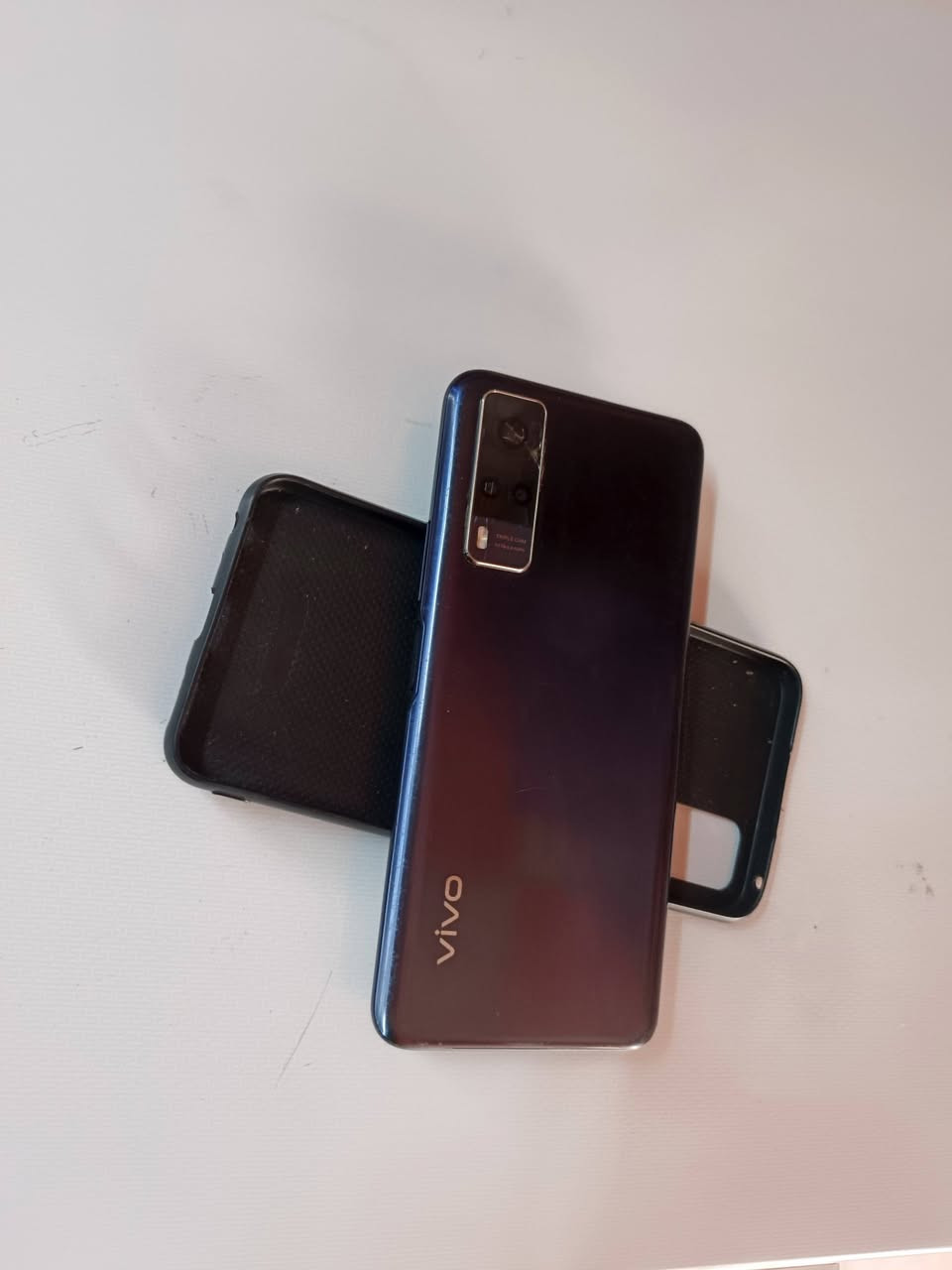 للبيع في النجف 📱
نوع الجهاز: Vivo S60s
الذاكرة: 128 جيجابايت
النظام: أندرويد 13 (Funtouch OS)
📌 الحالة والأعراض: الجهاز شغال وما بيه أي مشكلة بالاستخدام، النظافة العامة جيدة، العيب الوحيد بيه (جامة الكاميرا الخلفية مفطورة). الجهاز أصلي، ما مفتوح ولا مصلح نهائياً.
💰 السعر النهائي: 150 ألف دينار (نهايته 150 غير قابل للتفاوض)
📍 المكان: النجف الأشرف
للتواصل يرجى المراسلة على الخاص أو الاتصال.
[***********]
