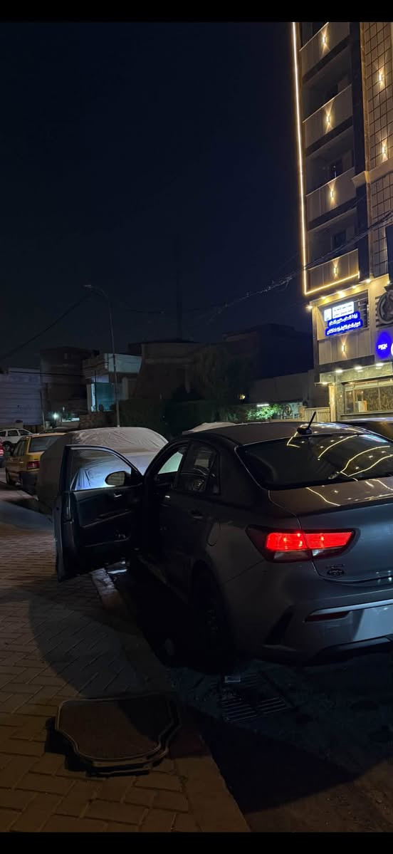 التفاصيل داخل الصور 
105$ 
*********** 
بغداد

نص مكتوب في الصور:
- قص