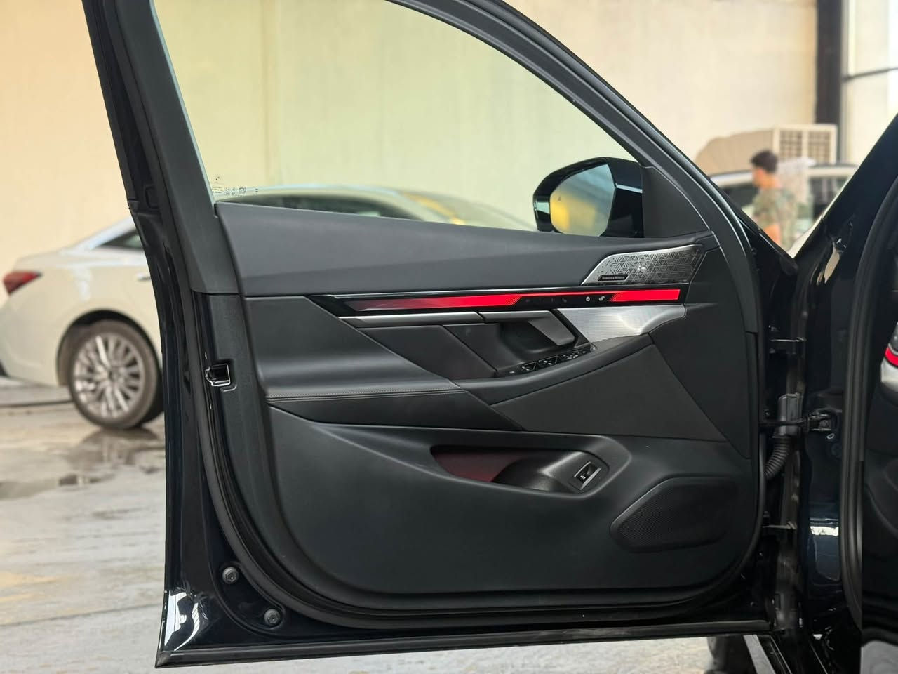 🇩🇪BMW.530i🇩🇪
2026
بانوراما 
خمس كامرات
لون نيلي 
داتا شو 
ويل عروش 
امريكية كلين تايتل 
العداد :10000m
📍بغداد معارض جكوك قرب بوابة بغداد الكاظمية 
للتواصل:***********
