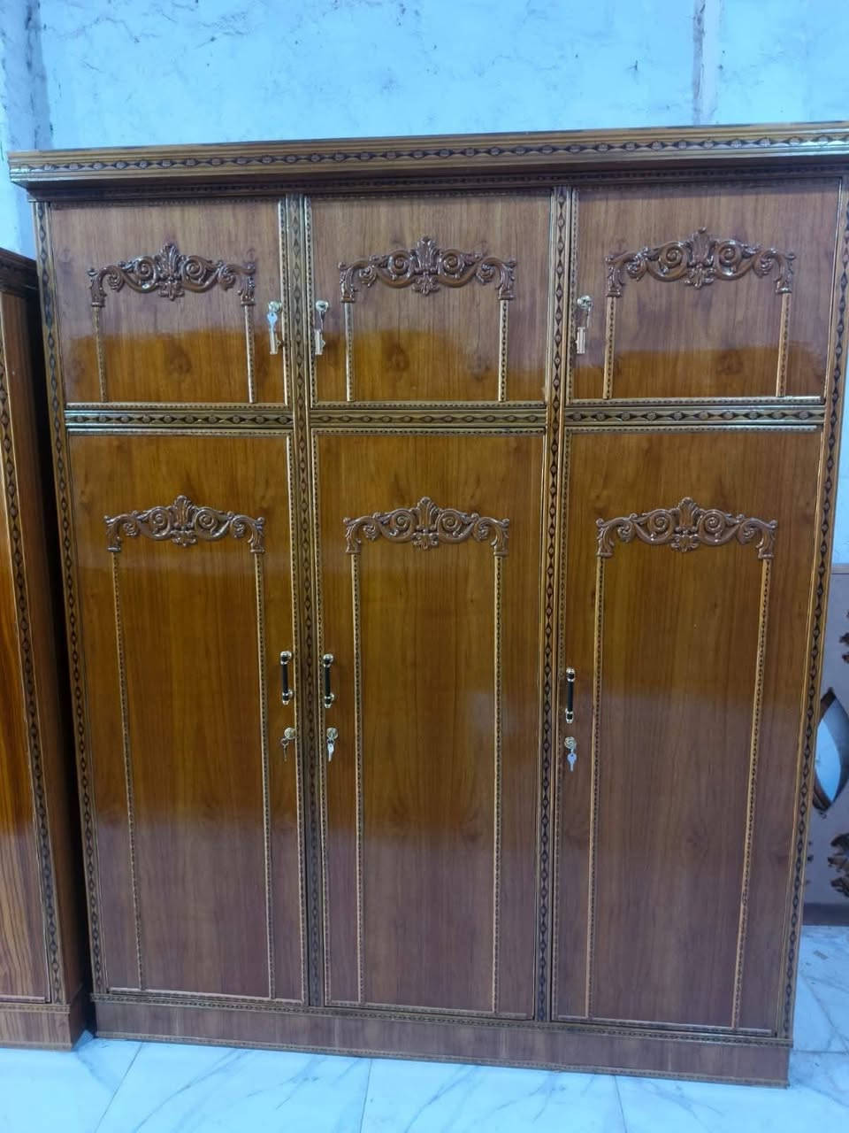 # راسلو واتساب***********
@إشارة 
كناتير تسكام شغل عراقي 
عنوان المحل نجف شارع الهاتف واكو توصيل 
جميع الابواب متوفره
