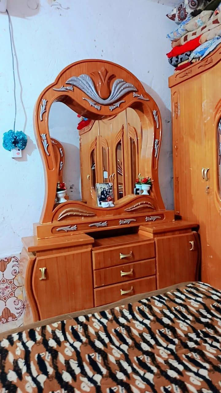 غرفه مستخدمه للبيع نظافتها 85 %
مكان الغرفه الغراف 
رقم صاحب الغرفه ***********
