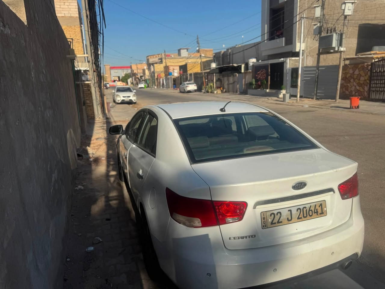 السلام عليكم سيراتو 12 كفاله عامه فول تحكمات فتحه بصمه تبريد ثلج حداديه جديده ماناقصه شيء السعر90 وبيها مجال خابر وتدلل ‭***********‬
