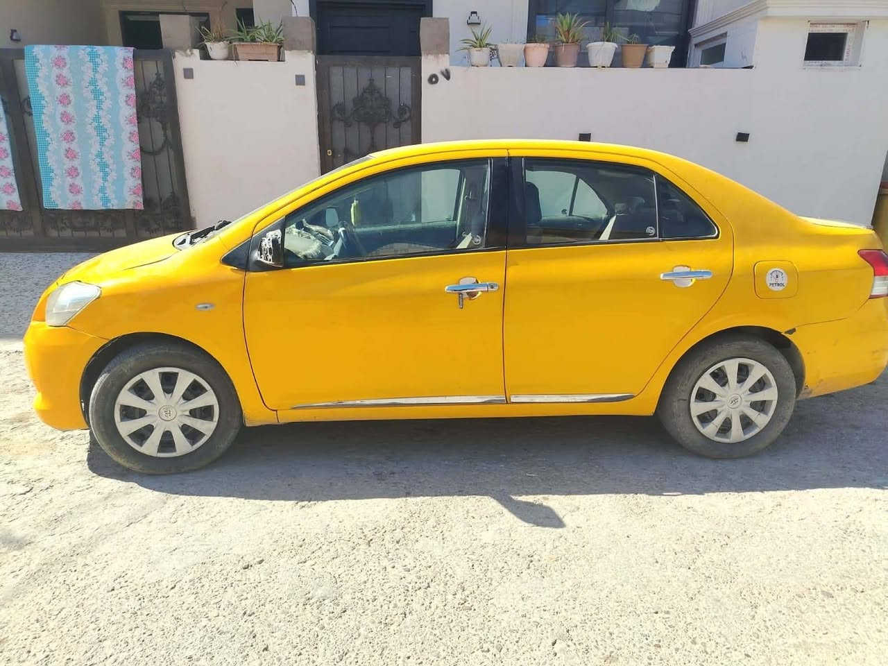 يارس ٢٠٠٩ خليجي رقم بغداد  بيهه قطعتين صدر تايرات جديد تبريد شغال  سعر ٦٥ بي مجال رقم ***********
