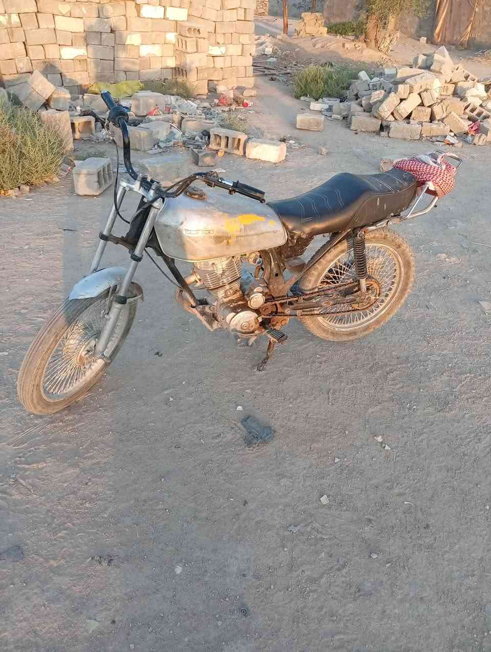 ب٢٠٠ كلك ماعايزة تفاصيل كلشي مابيه بيه محرك مال جمرة *********** سعره ٢٠٠
