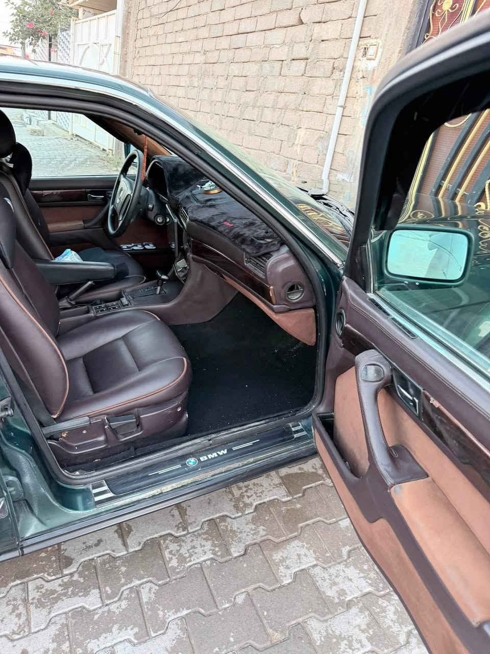 BMW 1992
مكينة وكير جديد تبريد ثلج السيارة رقم دهوك اب اسمي السيارة كلشي بيها جديد ترايك وين ماتريد مكانها البصرة قضاء المدينة سعرها 64 

***********
