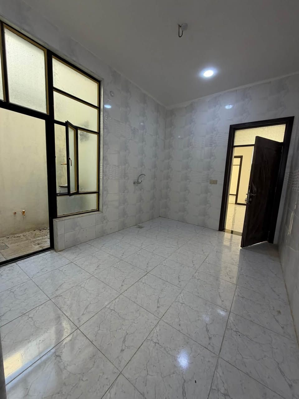 🔥 بيت للإيجار بسعر مميز جداً 🔥

🏠 حي الشهداء – التوزيع الجديد
📍 قريب من الشارع العام
📍 مقابل محطة جوهرة الفلوجة النموذجية

✨ البيت شخط واحد مابي ومرتب وجاهز للسكن.

🔹 كراج
🔹 استقبال
🔹 صالة
🔹 غرفة نوم
🔹 مطبخ
🔹 حمام داخلي
🔹 حمام خارجي
🔹 مناور عدد 2
🔹 كيزر

💰 سعر الإيجار: 250 ألف فقط بالشهر 🔥

📞 *********** اتصال
📱 *********** كورك / واتساب
