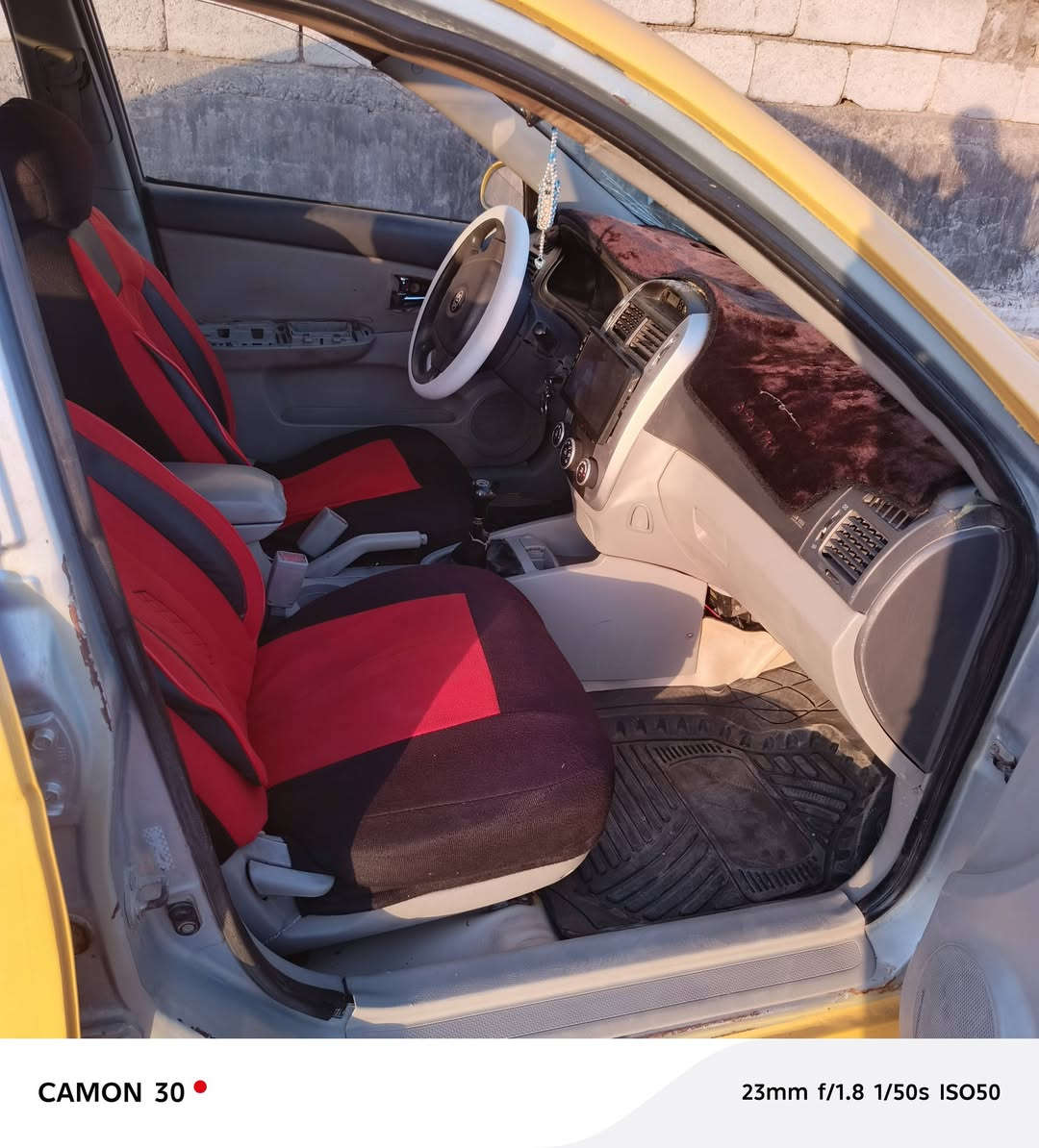 سلام عليكم كيا سبكترا مديل ٢٠٠٨ رقم نكليزي واسط مشوع وطني ماعليهه لاهيئه وغرايم
تحويل ثاني يوم مكينه ٢٠٠٠ كير عادي تبريد ثلج السعر 65وبيهه مجال المكان ديالى الغالبيه الرقمم ***********
