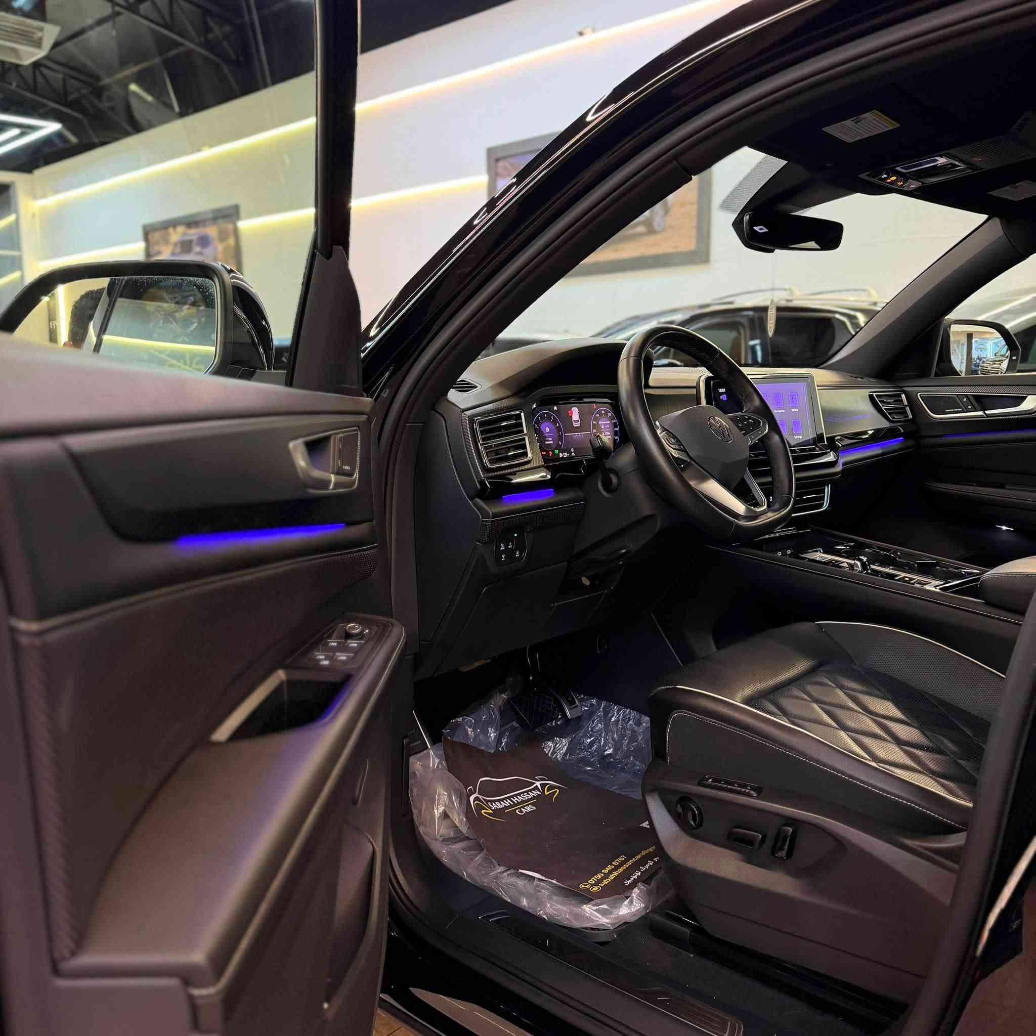 فولكسفاغن
أطلس كروس سبورت, SEL Premium R-Line, 2024
عدد الأميال : 8,000 ميل
ضرر: بدون صبغ
سلندر: 4 سلندر
محرک: 2.0T
السعر / 34,500$ 
الكاميرا الخلفية - تدفئة المقاعد - تبريد المقاعد - فتحة السقف - مثبت السرعة - مرايا جانبية كهربائية - حساس المطر - شاشة - المصابيح الأمامية ليد - مانع الانزلاق - أبل كاربلاي - التشغيل عن بعد - أندرويد أوتو - ABS - رادار - كشافات ضباب - فرامل الوقوف الإلكتروني - التحكم الإلكتروني في الثبات - تحذير من الاصطدام الأمامي - مثبت السرعة التكيفي - خطوات جانبية - نظام التوجيه الكهربائي

العنوان: اربيل - شارع  ١٠٠مقابل  دائرة  الكمارك
***********
***********
***
ڤۆڵکسواگن
ئەتڵەس کرۆس سپۆرت, SEL Premium R-Line, 2024
ماوەی ڕۆیشتن : 8,000 ميل
بۆیاغ: بێ بۆیاغ
پستۆن: 4 پستۆن
بزوێنەر: 2.0T
 نرخ / 34,500$ 
کامێرای دواوە - گەرمکەرەوەی کوشن - ساردکەرەوەی کوشن - سلاید - دیاریکرنی خێرایی - ئاوێنەی لاتەنیشتی کارەبایی - هەستەوەری باران - شاشە - لایتی پێشەوەی لید - کۆنتڕۆڵکردنی خزان - ئەپڵ کارپلەی - شەغال - ئەندرۆید ئۆتۆ - ABS - ڕادار - بلاجکتۆر - برێکی وەستانی ئەلیکترۆنی - کۆنتڕۆڵی جێگیری ئەلیکترۆنی - ئاگاداری بەریەککەوتنی پێشەوە - دیاریکرنی خێرایی خۆگونجێن - شوێنپێی تەنیشتەکان - سوکان پاوەری کارەبایی

  ناونیشان: هەولێر  شەقامی ١٠٠م بەرامبەر گومرگ
***********
***********
***
