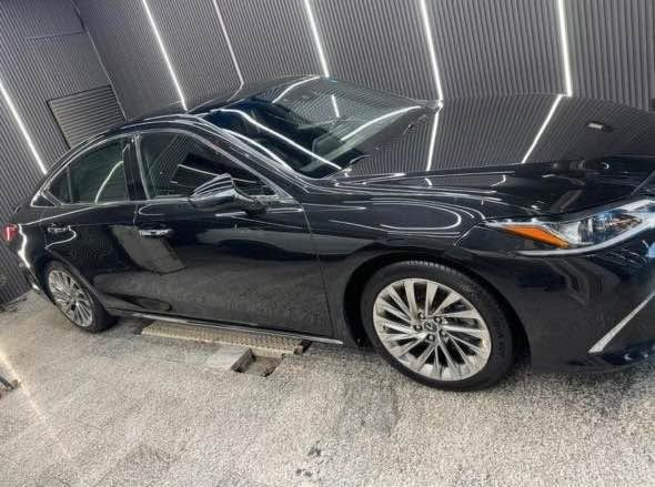 لكزس ES350 • بلاتينيوم • ١٠٠٠٠٠ كم