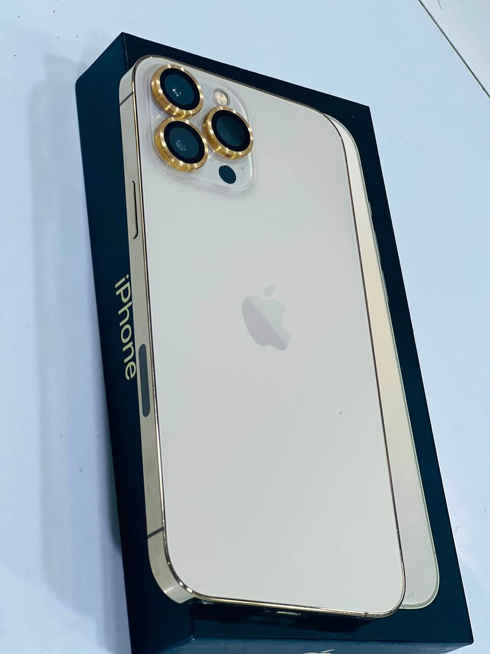 ايفون 13 برو ماكس لون الذهبي المميز
💾 ذاكرة 256GB
🔋 بطارية 84 بلادي 
✨ نظافة جداً عالية
🛠️ غير داخل للصيانة
💯 جهاز مرتب وحالة ممتازة
📦 جاهز للاستخدام

━━━━━━━━━━━━━━━━━━

📞 للاستفسار والطلب:
*********** ☎️

🏪 مكتب روتانا للاتصالات والصيانة
📍 شارع الخليج قرب المحكمة
📍 مقابل معهد الأستاذ بادي
📍 مجاور مطعم أولاد سلمان

🚨🔥 متوفر نظام المراوس 🔥🚨
متوفر كافة الألوان الذهبي / الزيتوني / البحري / الأسود /الابيض
