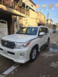 لاندكروز 2009 محدث 14 خليجية بصمة ابواب وبصمة تشغيل وفتحة سقف 3 قطع تب...