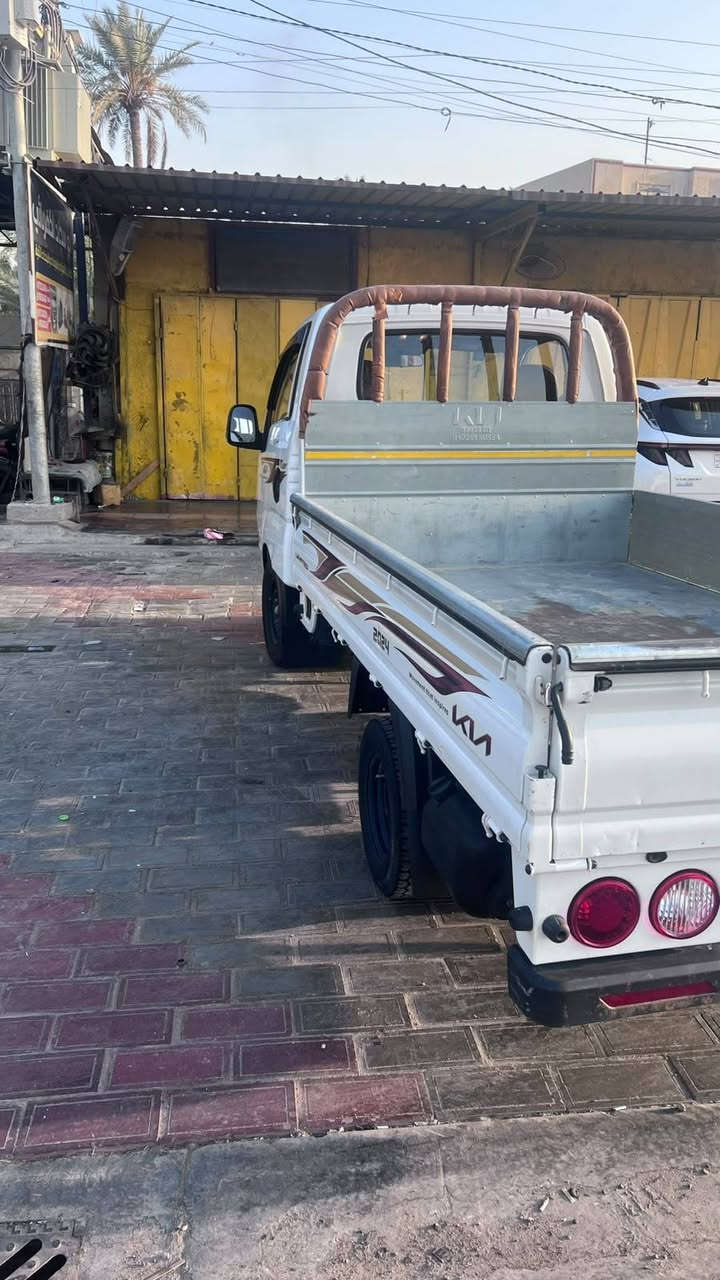 كيا  حمل موديل 24 ماشيه 69 الف 
مكفوله كفاله عامه 
للاستفسار  واستاب فقط 
*********** / 
وهذا معرف الواتساب @9ud_
