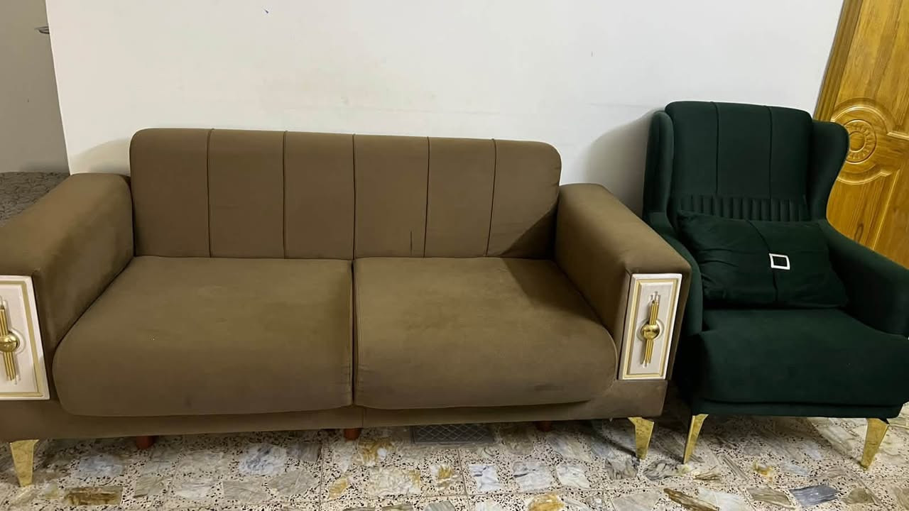 سلام عليكم 
للبيع فقط تخم كامل شوفت عينك 
نسبه النضافه 90% 
قنفه نفر عدد (2) 
قنفه نفرين عدد (٣)
قنفه ثلاث نفرات عدد(٢) هيه جربايه نوم وهيه تخم 
مكاني بغداد البياع
الله شاهد نضاف وقويات ورجليناتهم نضاف ما مكسرات
كلهن ب 300 قفل مال والك حك الجيه مجال بسيط
رقمي ***********
