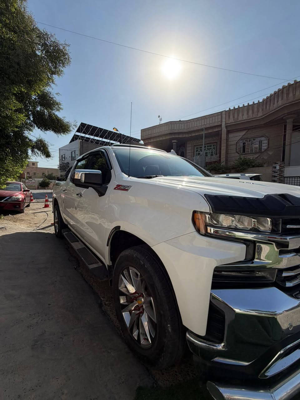 السلام عليكم سلفادور موديل 20 محرك 6200 رقم بغداد ماشية 70 الف ضربتها خفيفه مثل ما موضح في الصور سعرها 220 وبيها مجال الاتصال على الرقم. ***********.(***********
