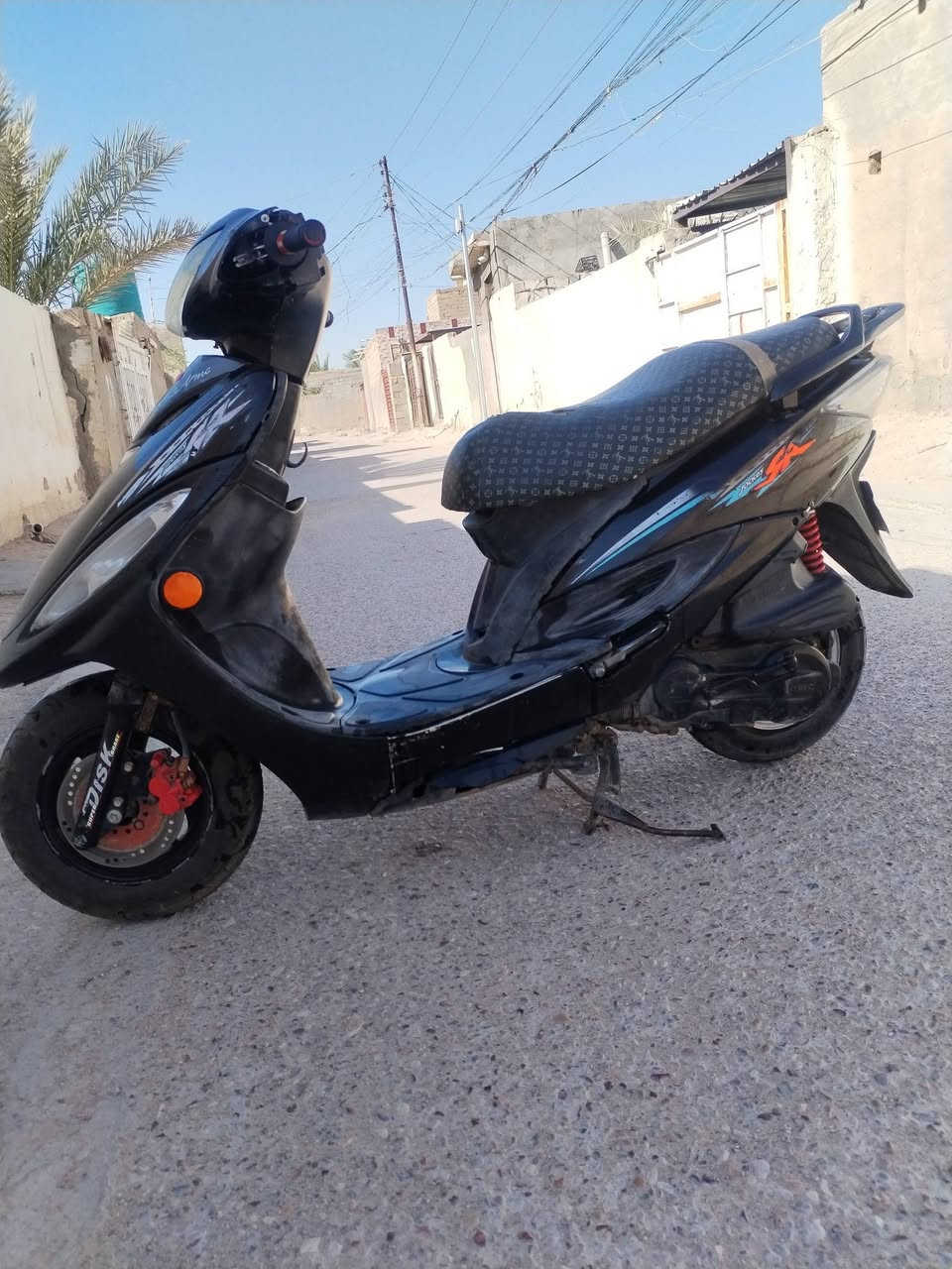 السلام عليكم كامكو لبيع سعره 300 وبيه مجال شراي ***********
