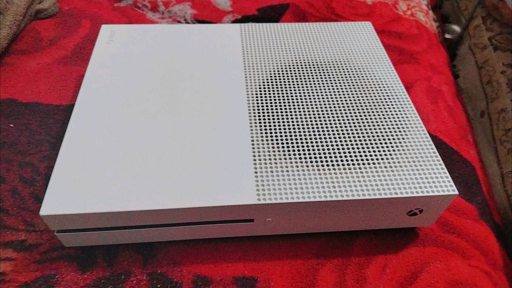 🔥 للبيع Xbox One S – مساحة 1 تيرا 🔥🎮

🎮 الجهاز: Xbox One S
💾 المساحة: 1 تيرا
🎮 معاه ألعاب
🎟️ Game Pass حسب
📦 مع كامل ملحقاته
🚚 متوفر توصيل 🛵📦

📩 للتواصل: خاص أو امراسلة الرقم
📞 ***********

🔥 جهاز مرتب وجاهز للعب — لا تفوّت الفرصة!