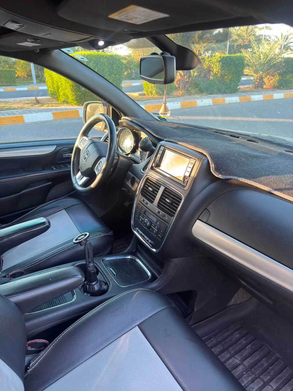 سلام عليكم للبيع دوج كرفان 2019
رقم اربيل بسمي  مواصفات  GT

فول مواصفات وارد امريكي محرك 6 سلندر 3600 

باب كهربائي صندوق كهربائي كراسي كهربائي

تحكمات ستيرن مثبت سرعة

كامرة خلفية وشاشة بلادي قلاب  نظام ايكو لتقليل صرف البنزين 

تبريد مركزي 3 قطع  دواخل جدا نظيفة كشنات جلد كامل 

7 راكب كراسي سياحي منفصل بلع   ضرر جاملغ ايمن تبديل بدون شاصي وبدون إرباك وبقية اجزاء السياره كله سليمه

مكينة وكير بلاد (غير مفتوح) سيارة باسمي تحويل مباشر 

سيارة مال بيت جدا  ماشية ١٣٤٠٠٠ميل 

سعر١٦٥

 تفاصيل اكثر هذا رقمي ***********
