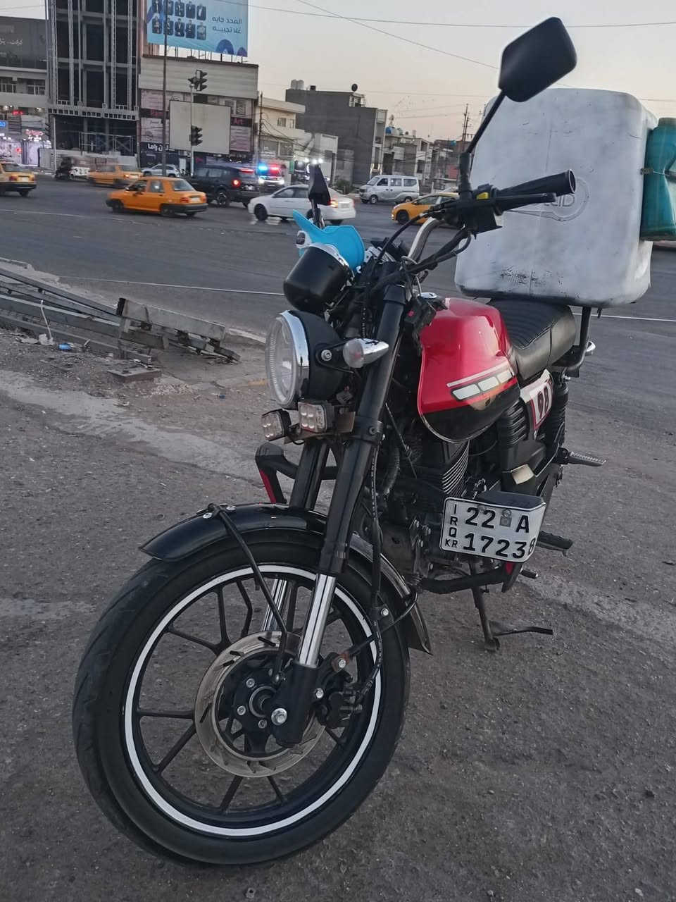 مكلف بلنشر

السلام عليكم دايوان لايتي رقم أربيل  مديل 2025 شهر 12يوم 27 دراجه خير من الله مكينه مكفوله ماشيه 30الف وقابل للزياده الدراجه نقصه ستان صفح وبلوجكتر ولسيبايه ملحومه وستيرن بي عواج سعره 2350 وبيه مجال قليل ***********
