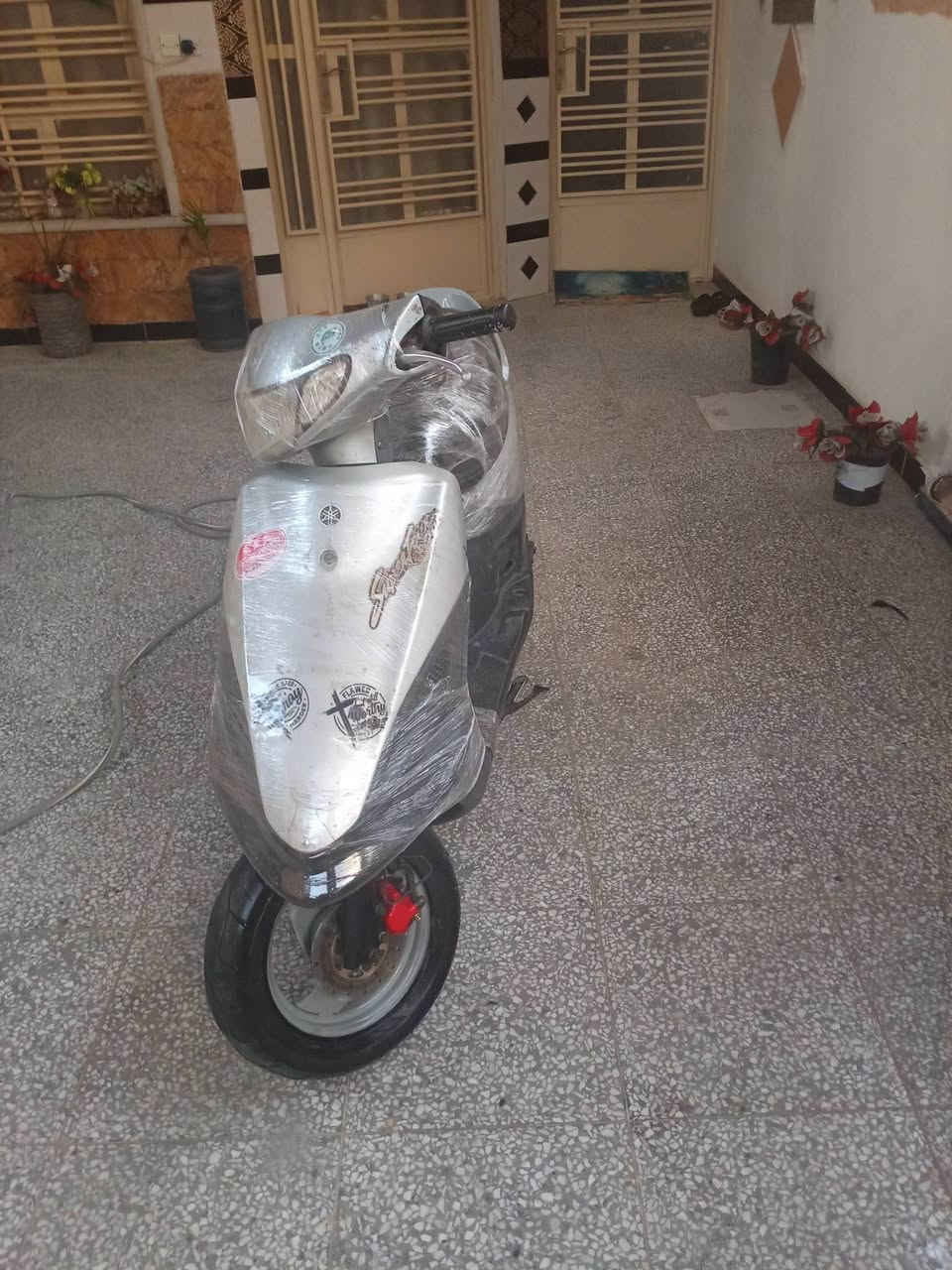 ماكس ياباني نضيفه ختم واحد وي المكينه بلاديه 🛵
نكره سلف هندر كهربائيات كلها شغال ابلاديه 🎉

جيب فيتر وفحص مابيها نقص اوراقها كامله 

شلعه ومعدل قوية هاون 🎉 تايرات جدد دهن جديد 

عنوان بغداد كفائات العبيدي *********** 📞
