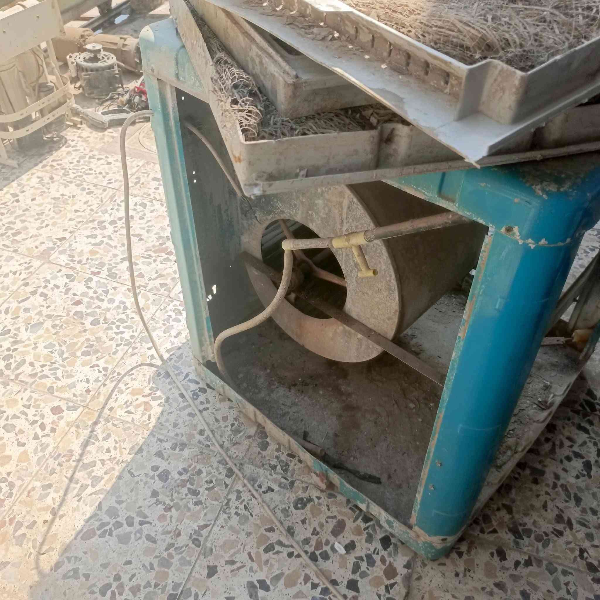 بس كشر مبرده نضيف ما بي شي 25 قفل ***********
