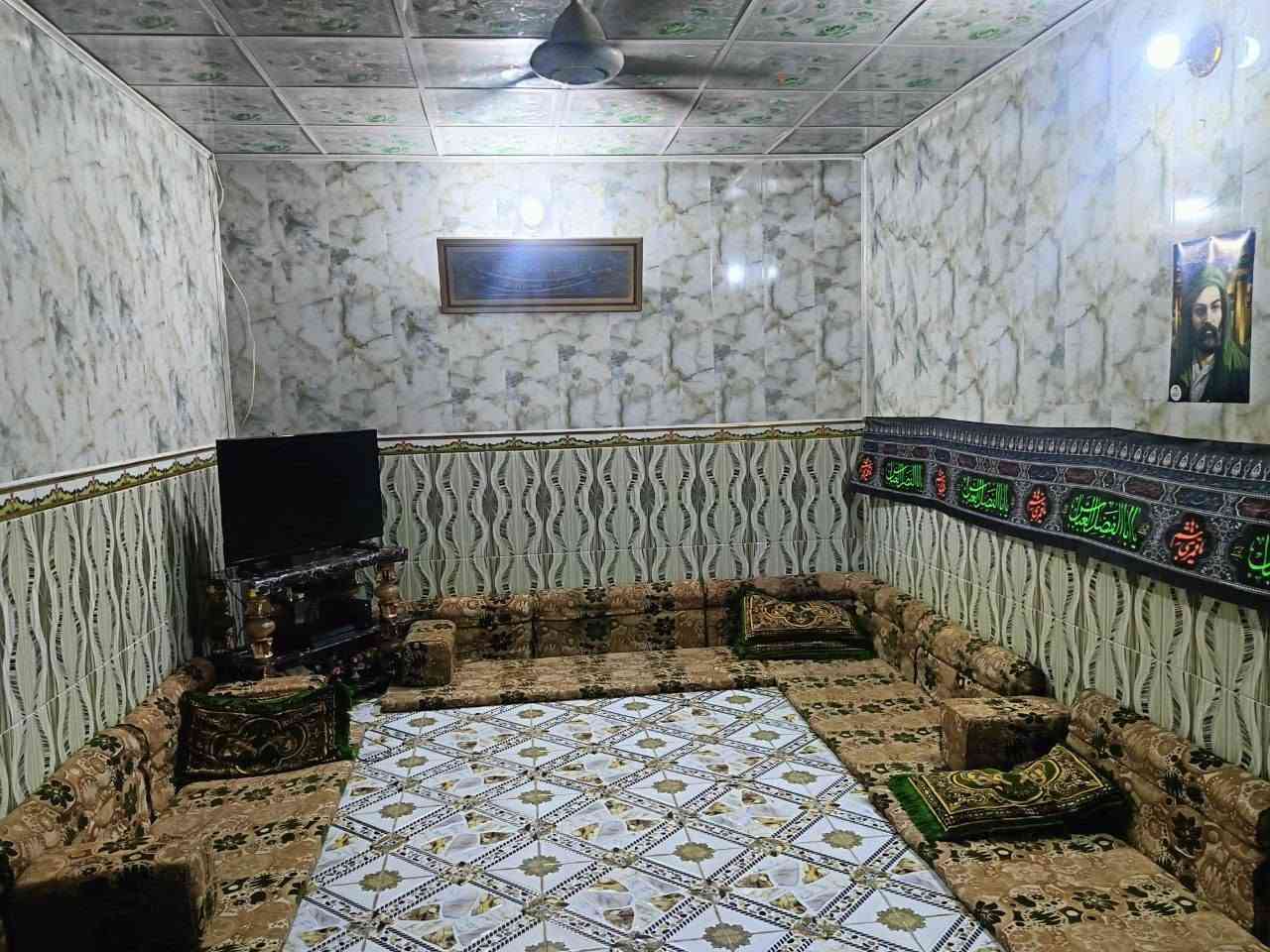 السلام عليكم
دار 150 متر للبيع يحتوي على غرفتين او صاله او مطبخ واستقبال او صحيات داخليه او خارجيه الاساس صب السكف صب البناء فرمستون السطح جاهز 
السعر( 39)مليون او بي مجال
 العنوان/النجف الاشرف / شارع المطار القديم /مقابيل عياده الكوثر الطبيه 
للاستفسار مكتب المهندس 
***********
***********
