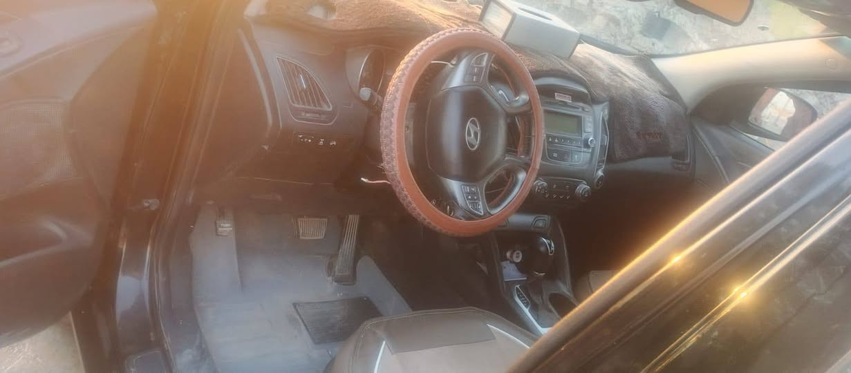 توسان موديل 16 رقم بغداد امريكيه
موصفات...
تحكم ستيرن كامل 
كشنات تدفه ٤ مقاعد جلد طبيعي
ويل كب 
بونورما فتحه سقف 
محرك اقتصادي جدا جي دي اي بلادي استندر
مشي ناعم سياره بلادي
رقم الهاتف ***********
