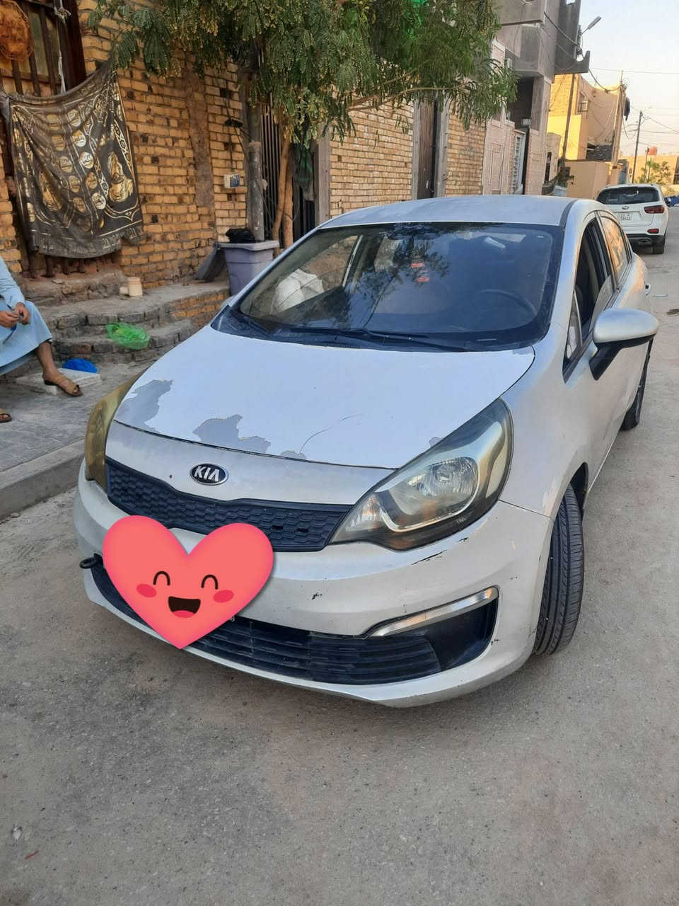 كيا ريو مديل 2016 سياره بسمي رقم بابل لون سلفري
سياره بيه طخات بسيطه بالبيبان وبيه جراد قليل 
 وباقي كله مكفول سعر 86 وبيه مجال
 مبايل ***********
مكان السياره الديوانيه
