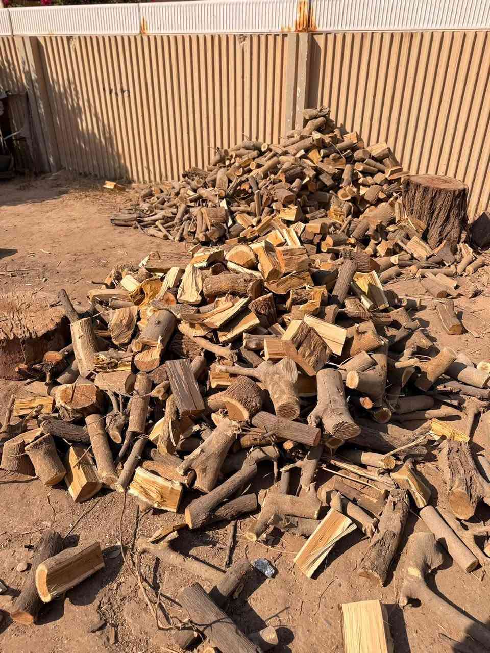 يتوفر حطب توث وقليل جدا نبك .. كواني نصف ناشف
***********‬‏
