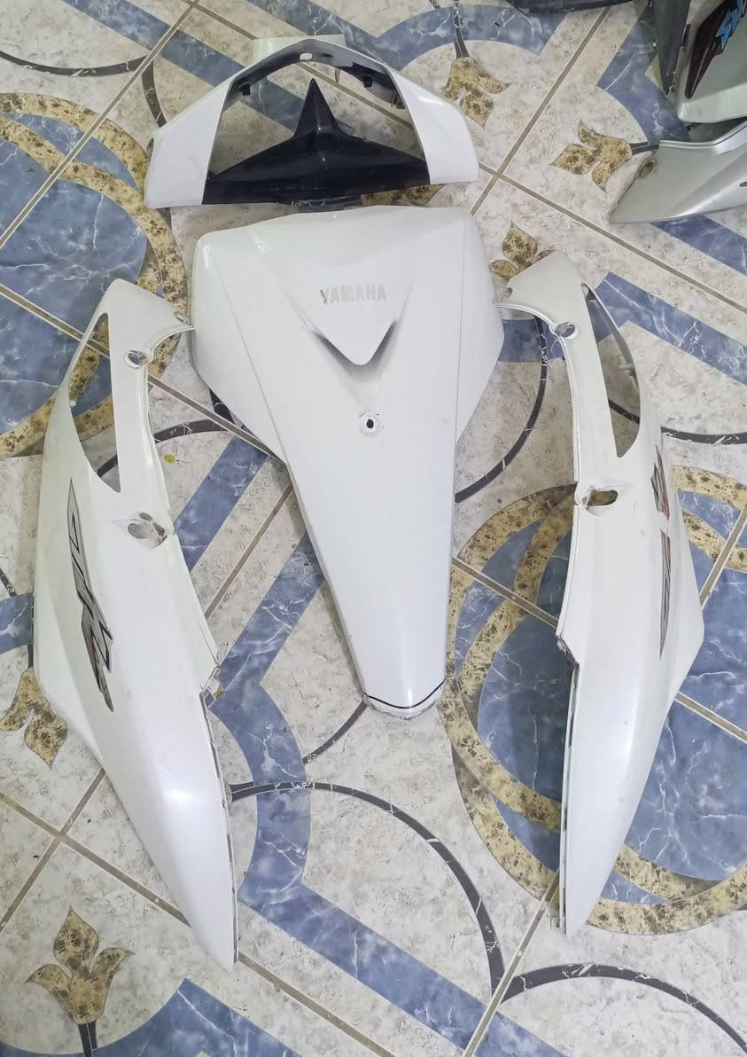 للبيع كفرات ثعلب أصلي ختم ياماها Yamaha 
(الأبيض والرصاصي اصلي ختم ياماها )
والمشمشي تايوان 

الابيض سعره 90 الف أصلي 

 الرصاصي  بيه جراد 80 أصلي 

المشمشي بيه جراد 75 تايوان 

كلشي مصورة گدامك مقطع فيديو 

ماعندي توصيل 

مكاني بغداد المشتل 
(رقمي شغال فقط واتس اب)
***********

