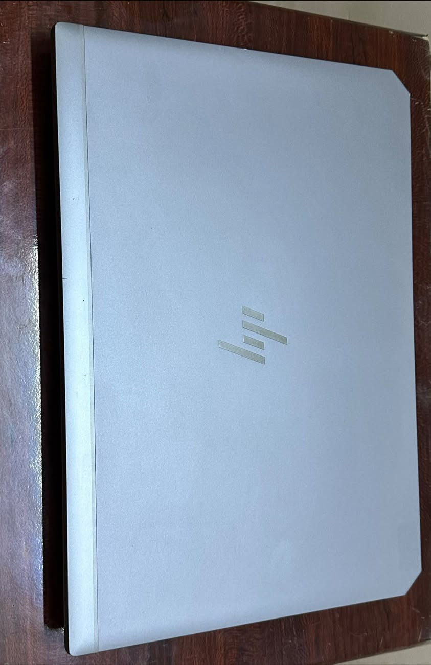 HP ZBook 17 • Quadro P2000 • رام 16GB