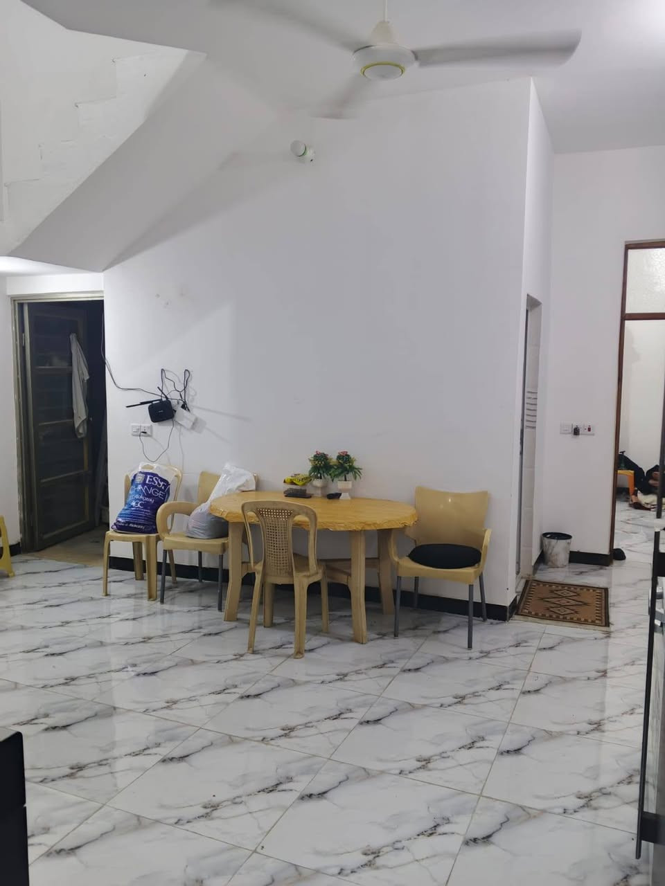 يالله🌹

تحية طيبة🌹

بيت🏠للبيع
مساحة 100 متر طابقين بناء جديد
الموقع نزلة شارع السكلة القبل شارع ام البنين

للاستفسار ☎️

***********
***********
او مراجعه مكتب رائد البنواوي للعقار 
حي الموضفين مقابل مدرسه نون والقلم الأهليه 

اهلا وسهلا🌺
