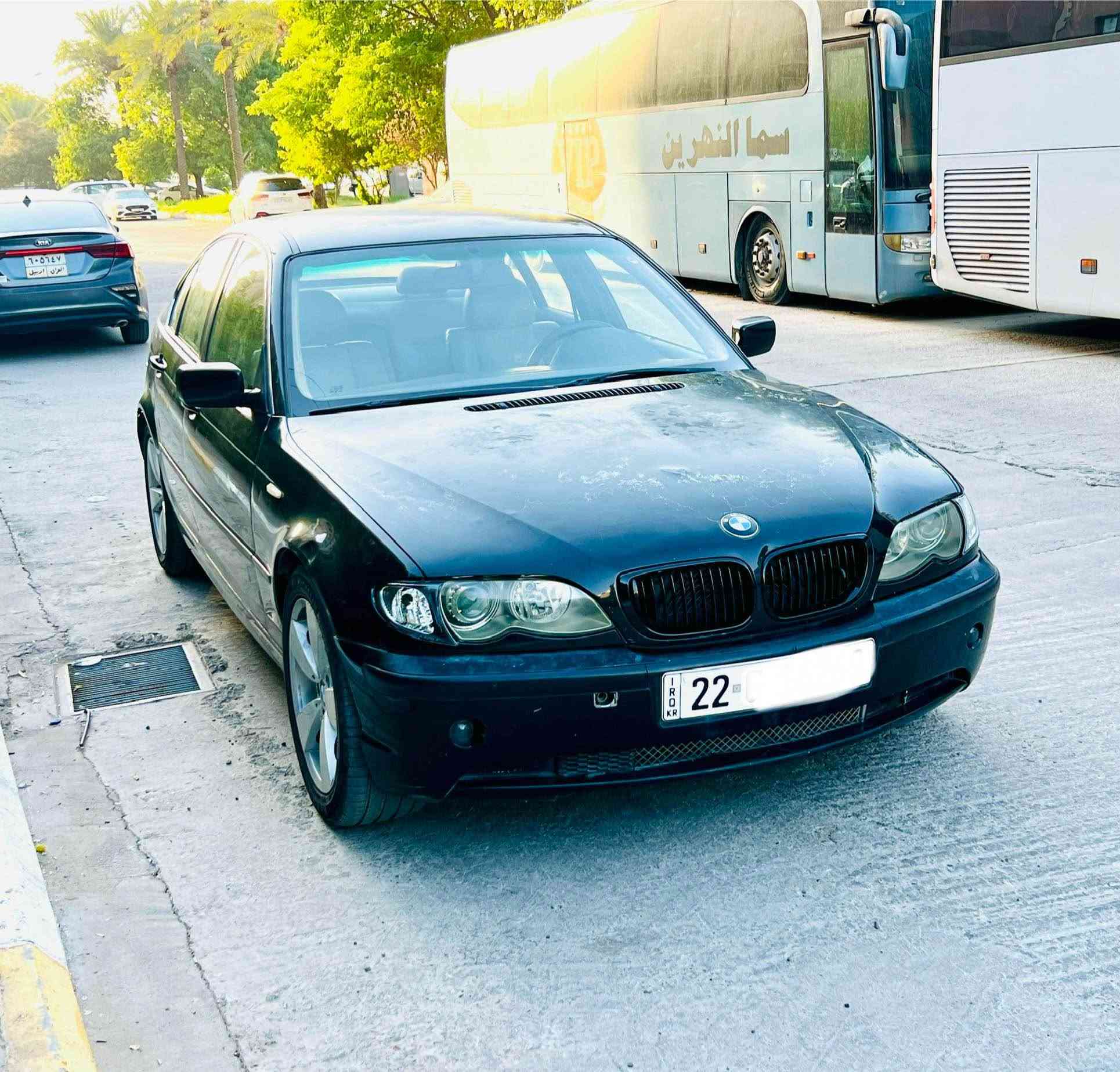السلام عليكم 
للبيع فقط BMW E46 اصل 330i وكير اوتماتيك
السعر 80$ وبيه مجال بسيط
 جانت متروكه بيه كم ملاحظه
بالداخل بسيطات  
خليجية 2003مكفولة حتى الدعامات بدون صبغ 
البنيد جارد الكلير  فقط كله على وضع الشركه وكلشي بيه بلادي
وجاهزه حاليا ترايه جديد
ماشيه 150 الف حقيقي 
السياره فول ١/١ عدا السلايت رقم اربيل الجديد باسمي وهزه جديده وسنويه ٣١ مكانه اليرموك 4شوارع *********** بغداد, العراق
