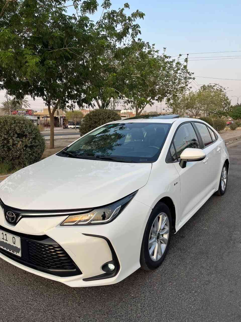 كورلا هايبرد شكل خليجي
سلام عليكم 

كورلا هايبرد صيني شكل خليجي 
فول مواصفات 
موديل 25 كفاله عامه 
كشنات جلد   فول تحكمات ستيرن 
تحديد مسار  توقف ذاتي مثبت سرعه 
اناره LEDامامي خلفي
فتحت سقت 
ثلاث انضمه قياده 
اوتو هولد  سايد بريك بصمه 
اشاره بل مري 
ماشيه 44الف حقيقي 
السياره بلاديه ع وضع الشركه 

بعد بيه هوايه مواصفات 
مكان السياره رمادي 
سعر واتساب او اتصل 
لل استفسار ***********
