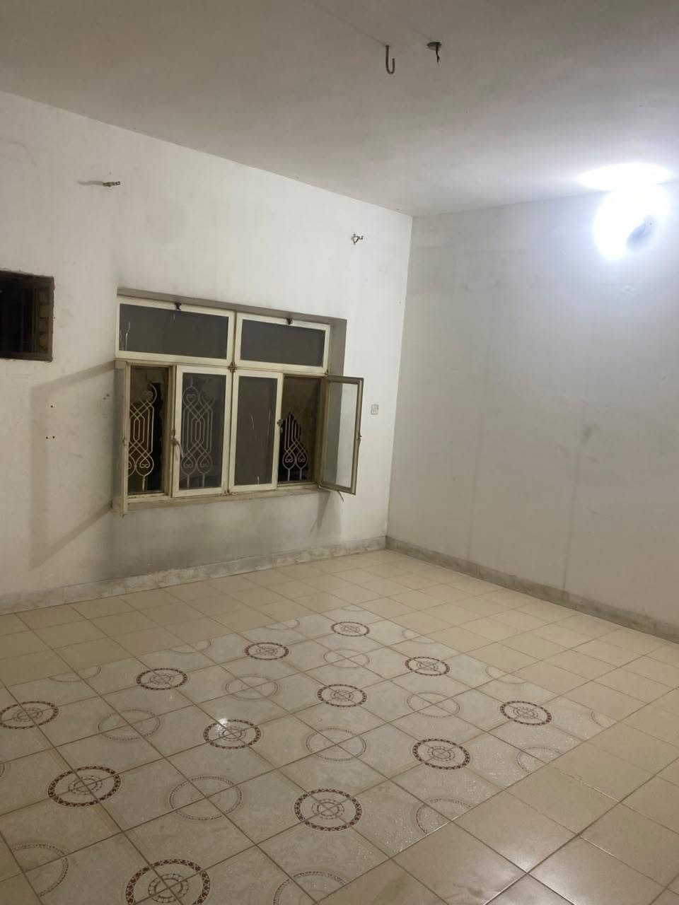 دار للايجار الموقع حي المرتضى المساحه 316متر طابقين 6غرف نوم هول صاله مطبخ مجمع صحيات عدد 2 حديقه كراج سياره للاستفسار مكتب النبل للعقار والبناء والهندسه *********** واتساب *********** واتساب
