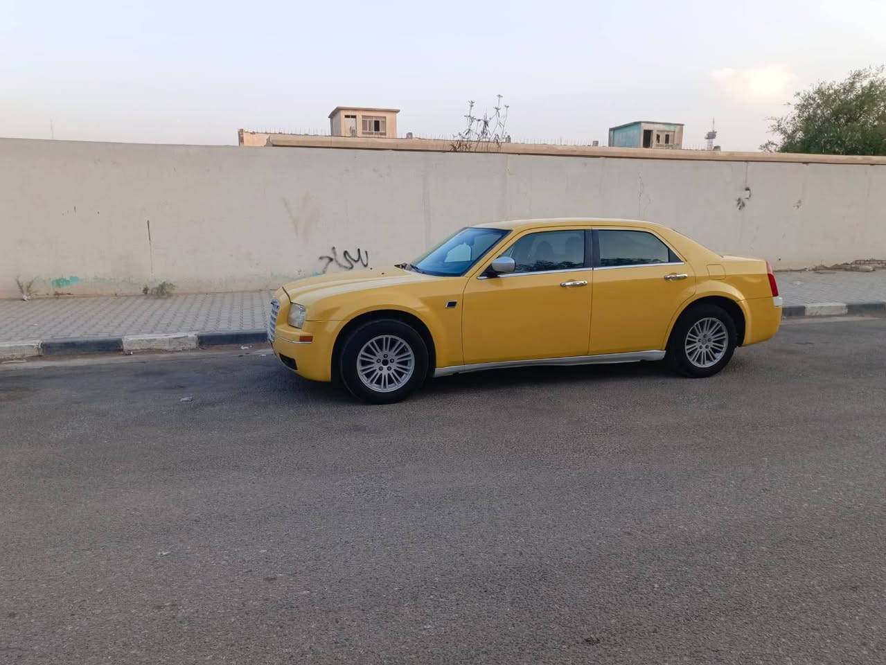 اوباما 10اصل رقم بغداد جاهزه ومكفوله ماعده المشر عليه بيه ضربه تبريد عاطل محرك وكير وحداديه جداد مكان السياره نجف السعر 100بس بيع ***********
