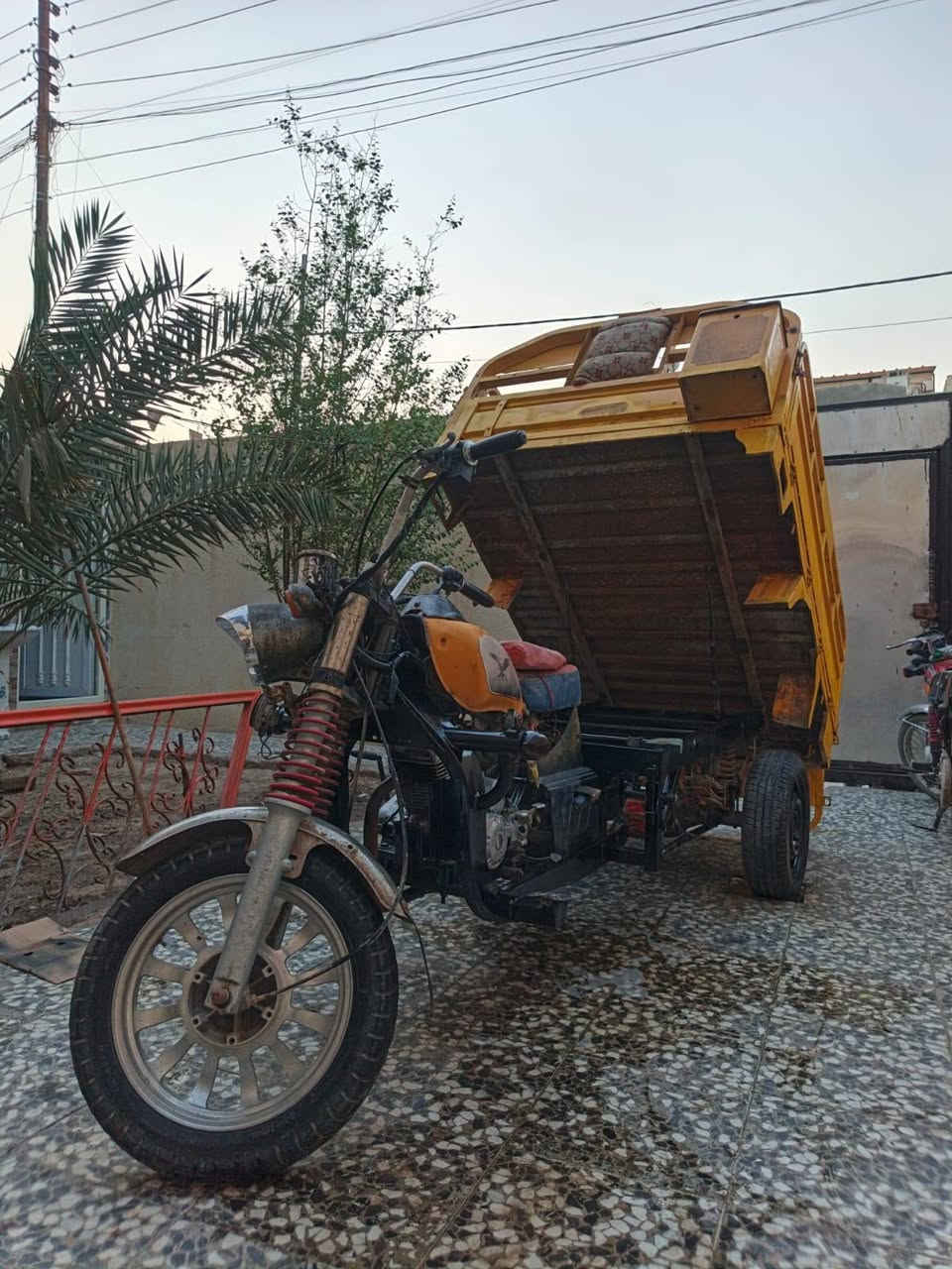 ستوته جمره فحل البدي العريض
شاصي كفاله لا لحيم ولا فطر جاهزه  للعمل 
كربائيات كلها شغاله العنوان بصره جزيره ***********
