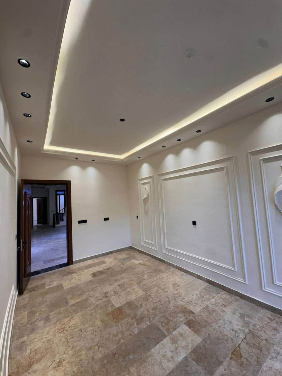 عقارات-الخضراء - نسعى - دومآ- نحو- الافضل 

#اعلان رقم ((1095))

#دار درجة اولى للبيع في منطقه السيدية مربع الضباط  
خلف جامع الأقصى 

#مساحة :150 متر  واجهة :6م 
#المحتويات الطابق الاول :1 غرف نوم استقبال هول داخلي ومطبخ خدمات
الطابق الثاني : غرف نوم عدد 3 خدمات 

#السعر : اكتب رقم 1

# للأ ستفسار 
مراسلة الصفحة على # الفيس بوك
عقارات -الخضراء - في السيدية
# او الاتصال على الرقم
☎️***********☎️ 
#او مراجعة مكتب الخضراء 
في السيدية شارع العلوة مقابل مطعم اسماش
