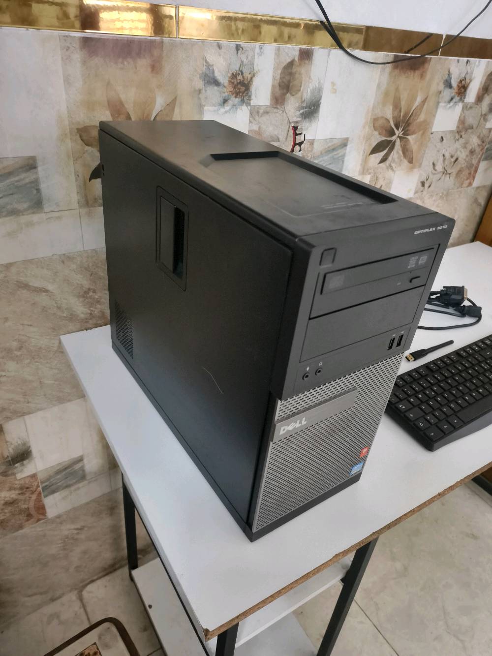 السلام عليكم حاسبة للبيع المواصفات
كارت شاشة rx550 نسخة xfx 
المعالج i7 جيل الثالث
رامات 16من هايبر اكس
التخزين ssd256+hhd 1TB
الملحقات كيبل hd كيبل باور ماوس كيبورد ماوس باد قطعة وايفاي شاشة حجم 17 وجوستك توصيل ماعندي تجي تفحص وتاخذ السعر 325