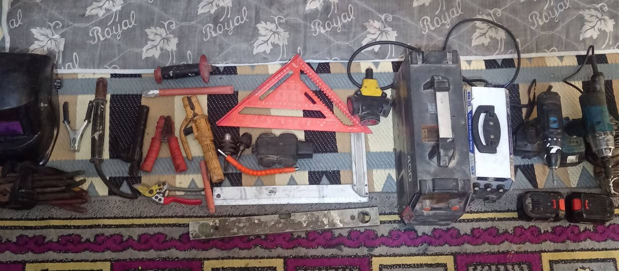 أدوات حداده للبيع
