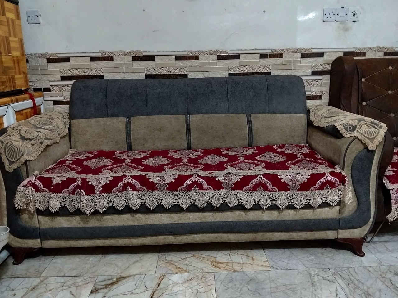 السلام عليكم غراض بيت للبيع
ابيعهن كلهن شلع ب( مليونين)

سبالت عداد 2 طنين واحد طن
مبردات عداد 2 حجم واسط
غسالة اوت 8 طن
ثلاجة كبيره
طباخ
غرفت نوم صاج نجار مو سوكي كامل هيه وغراضة
كاونتر 3 بيبان قطعتني
سنك مرمر
ميز طعم و 3 كراسي
تخم ونص قنفات
بنكات 3
وبعد هم اكو نواعم ويه الأغراض
والاغراض كلهن شرط الفحص
مكاني بغداد جكوك الأساتذه
واتساب ***********
قفلهن كلهن مليونين
