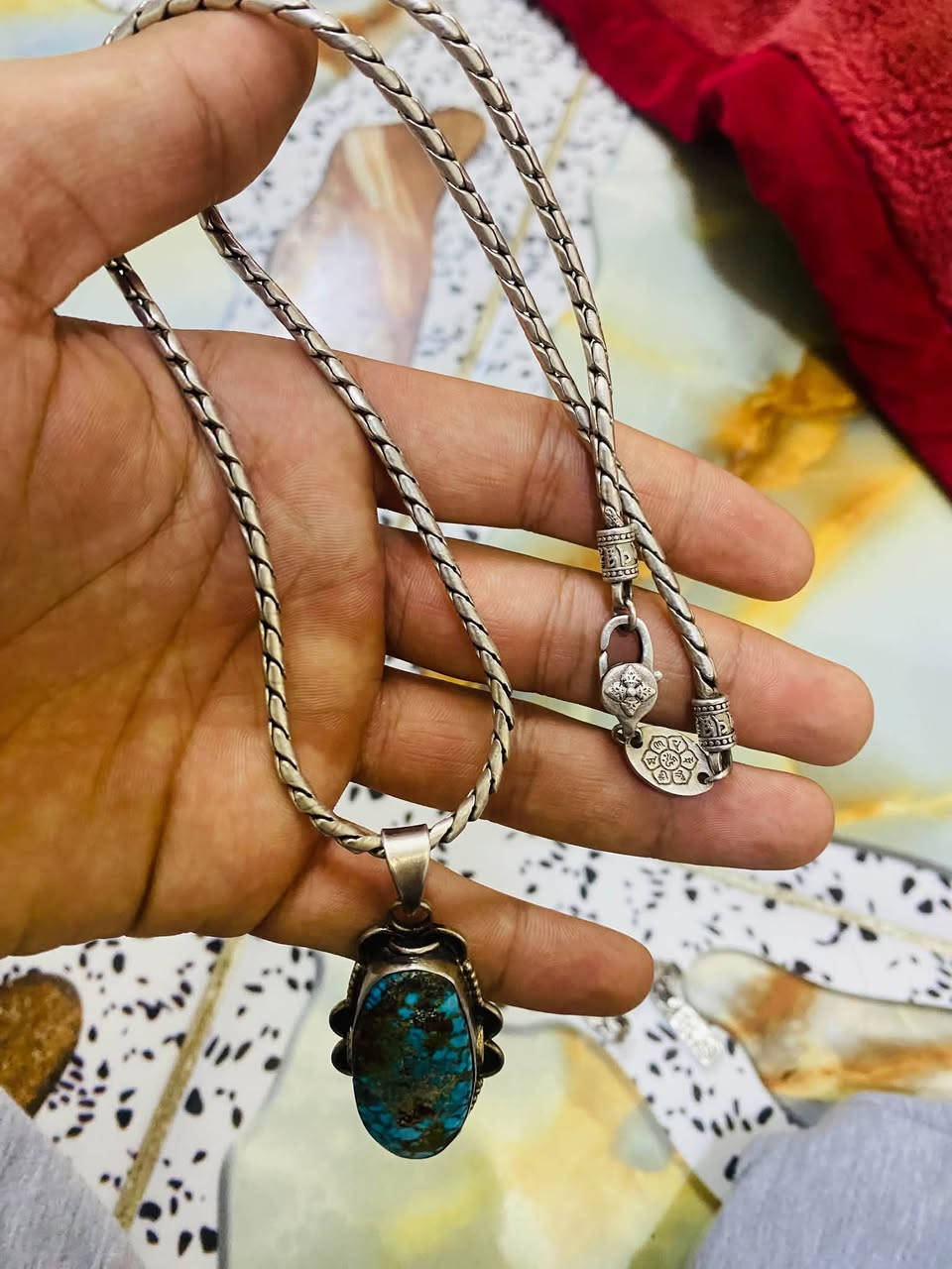 فضه جديده  ميه ب ميه سعر اغرام ب تلاثه وربع به مجال  ابيع كلهن مو قطعه وحده مختمات ايطالي   توصيل موجود جميع محافظات العراق  استفسار على هاذه رقم  ***********
