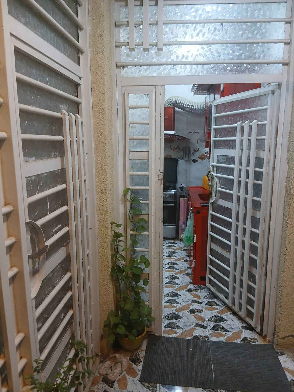 بيت زراعي البيع مساحتها 80 بيت حديث البناء بيت مسلح سيراميك الصقف قرب قاعة بغداد الاتصال على رقم *********** وابي  واتساب
