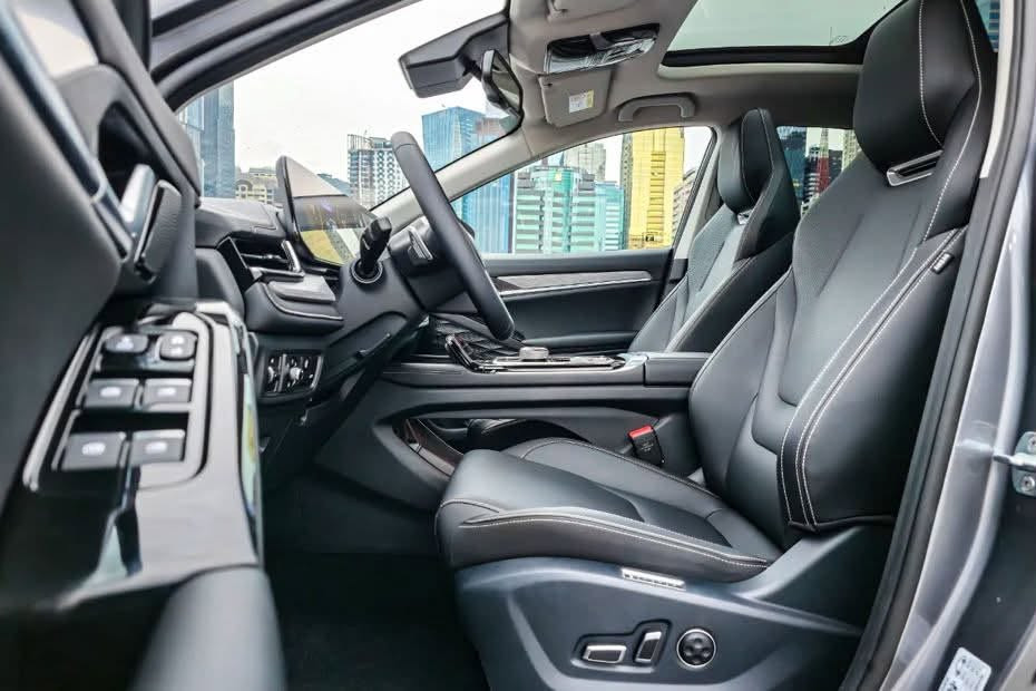 السلام عليكم … للبيع او مراوس
جاك Js6 2024 Jac  زيرو ماشية 11000 كيلو متر فقط فول مواصفات استلام من الشركة على ايدنا رقم بغداد حرة باسمنا تحويل مباشر ضمان على السيارة ستة سنوات ٢٠٠ الف كيلو على الكير والمحرك
المواصفات
[  ]  بانوراما🔝
[  ]  بصمة تشغيل وفتح ابواب
[  ]  داخل جلد لونين اصلي
[  ]  اربع كاميرات ٣٦٠ درجة
[  ]  حساس خلفي
[  ]  تشغيل عن بعد ✅
[  ]  المقاعد الامامية كهرباء
[  ]  مقعد السائق ذاكرة ٣ حركات
[  ]  المقاعد الامامية تدفئة
[  ]  مانع انزلاق
[  ]  تحديد مسار
[  ]  كروز سرعة
[  ]  اوتو هولد
[  ]  نقطة عمياء بالمرايا الجانبية
[  ]  هاندبريك بصمة
[  ]  لدات كامل نهاري
[  ]  لايت الامامي والخلفي زينون
[  ]  ثلاجة داخلية
[  ]  شفتات بالاستيرن
[  ]  شاشة كار بلي
[  ]  شاحن موبايل واير ليس
[  ]  انارة داخلية سبعة الوان
[  ]  شعار السيارة عند فتح الأبواب
[  ]  حجم المحرك ١٥٠٠ تيربو اربع سلندر
[  ]  صندوق السيارة كهرباء وذكي يفتح عند الاقتراب من السيارة

السعر ( 122 $ ) للاستفسار ***********
