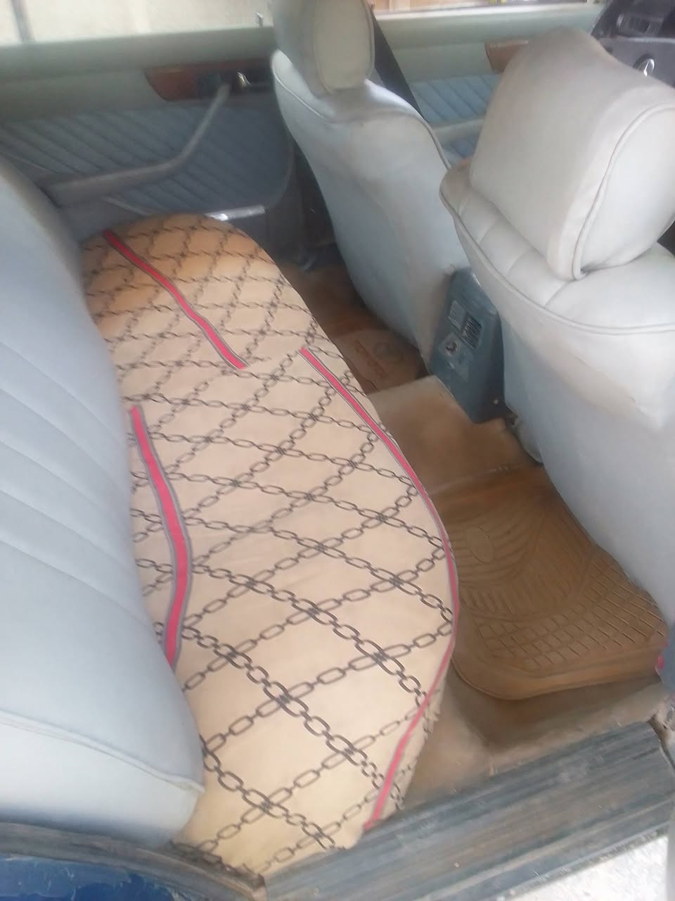 سياره للبيع مارسدس جامبو رأسي رقم نجف بسمي محرك بطه ثنين ونص مصبوغ جماليه قواعد دبل سليمه بلادي العنوان بغداد تقاطع نهروان ***********السعر30وبيه مجال
