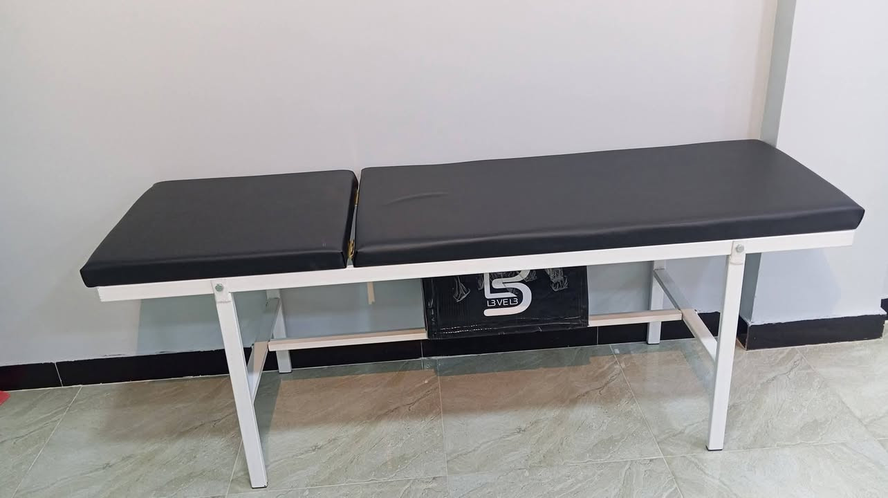 سرير طبي • جديد • بدون استخدام