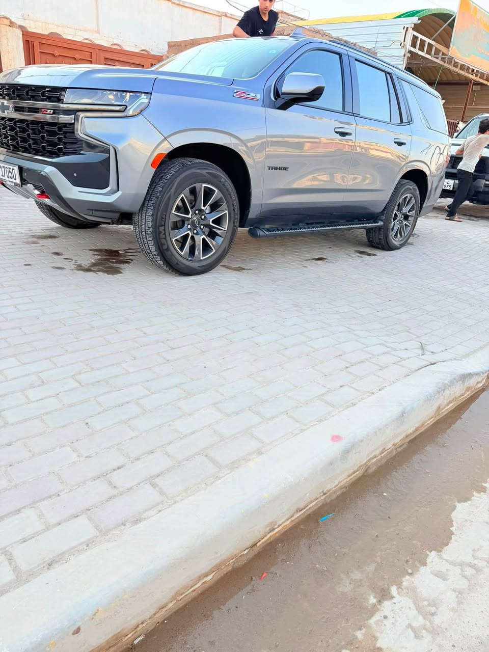 لبيع موديل 2022 المواصفات معروفه فولz271 بسمي سنويه بيها قطعتين صبغ ***********
