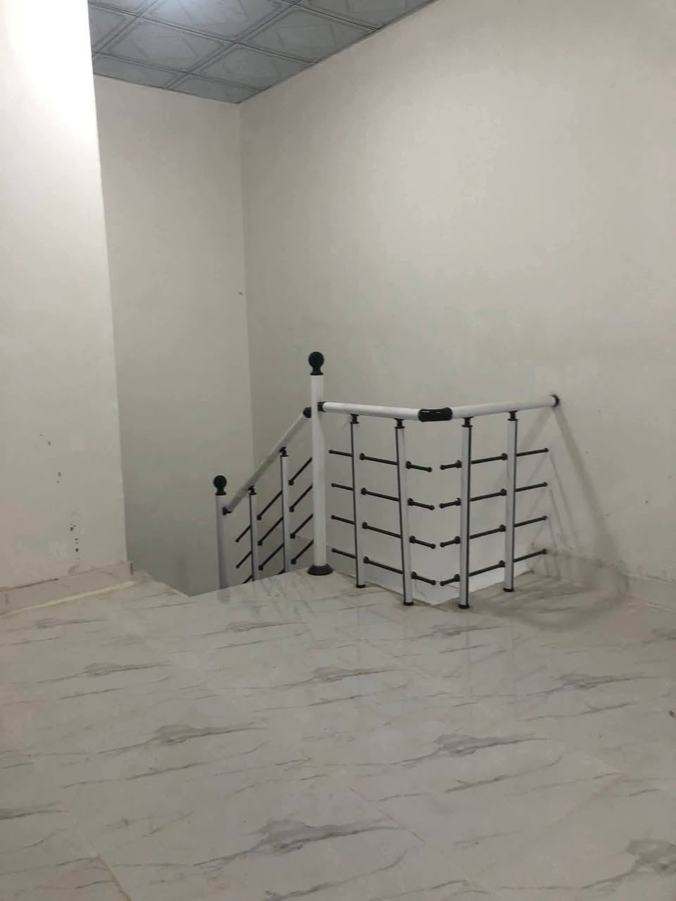 بيت للبيع مساحه 55 متر طابو صرف
حي ميسان قطاع 24 مجاور شارع العسكري 

على شارع 12 متر ركن وعلى مشتل 

البيت طابقين جديد صب كونكريت وطابوق نهروان تبليط ومجاري

الطابق الاول استقبال وصاله ومطبخ 

وصحيات داخليه وخارجيه ومكشوفات 

الطابق الثاني غرفه وصاله وصحيات 

السعر 74 مليون 

او متابعه صفحة ابو أبو علي الخالدي  كل عروض حي ميسان 

للاستفسار مكتب الخالدي للعقار

موقع المكتب حي ميسان شارع كيات قبل تقاطع شارع بوريات 

او الاتصال على الرقم التالي

***********

***********

***********
